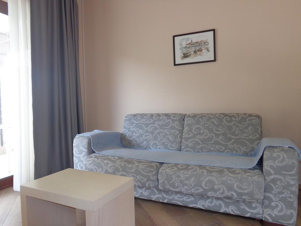 Apartments Bella Di Mare Kotor Bagian luar foto