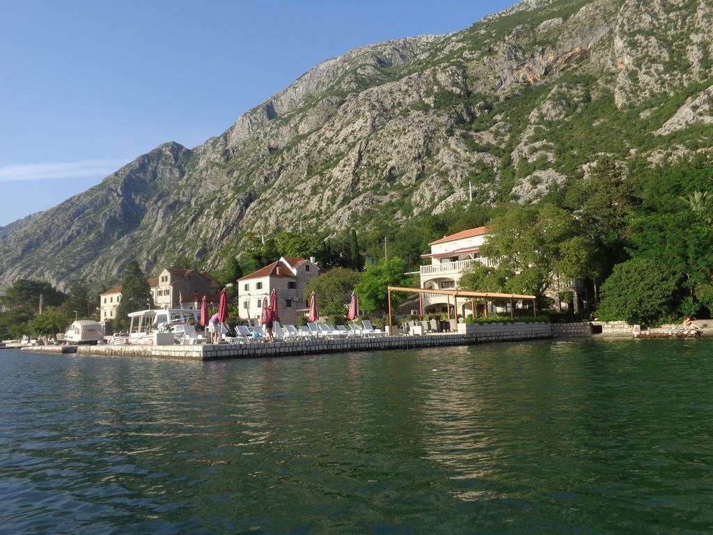 Apartments Bella Di Mare Kotor Bagian luar foto